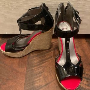 Guess wedges